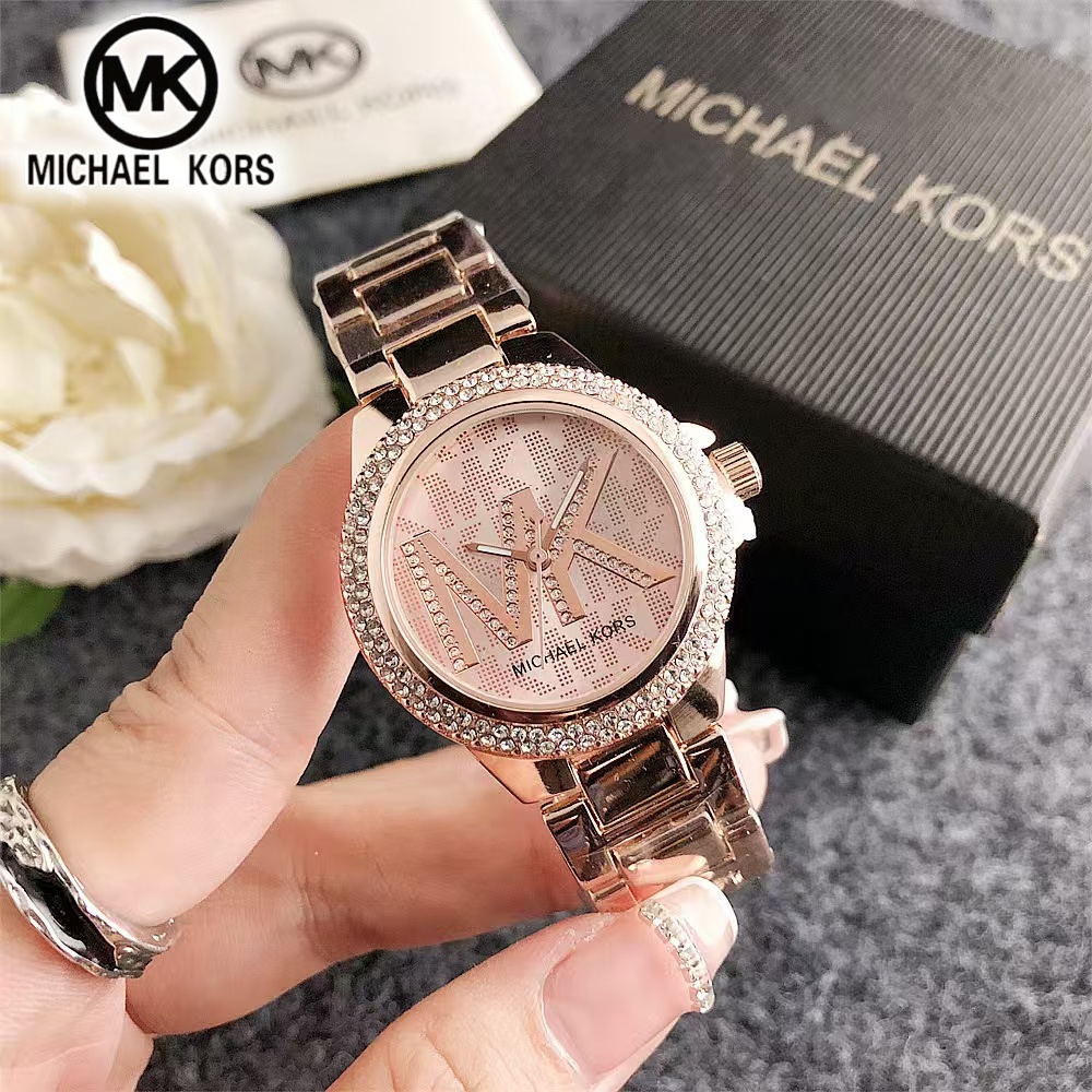 مايكل كورس ساعة نسائية أنيقة ل - مراجعة Luxury Watch Photo وسعره