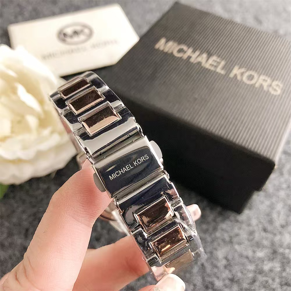 مايكل كورس ساعة نسائية أنيقة ل - مراجعة Luxury Watch Photo وسعره