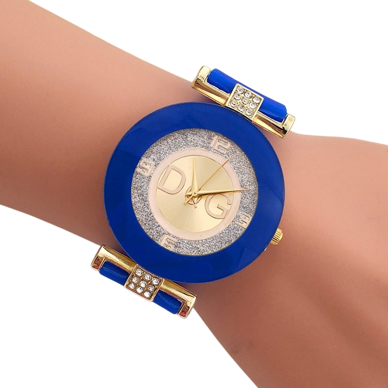 ساعة فاخرة للنساء من السيليكون - مراجعة Luxury Watch Female وسعره