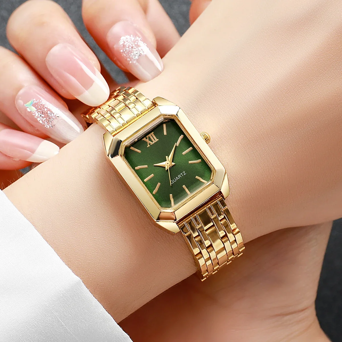 ساعة يد نسائية فاخرة بتصميم مر - مراجعة Luxury Watch Straps وسعره