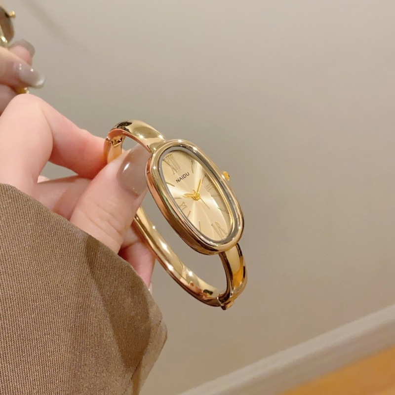 ساعة يد نسائية فاخرة بتصميم رو - مراجعة Luxury Watch Female وسعره